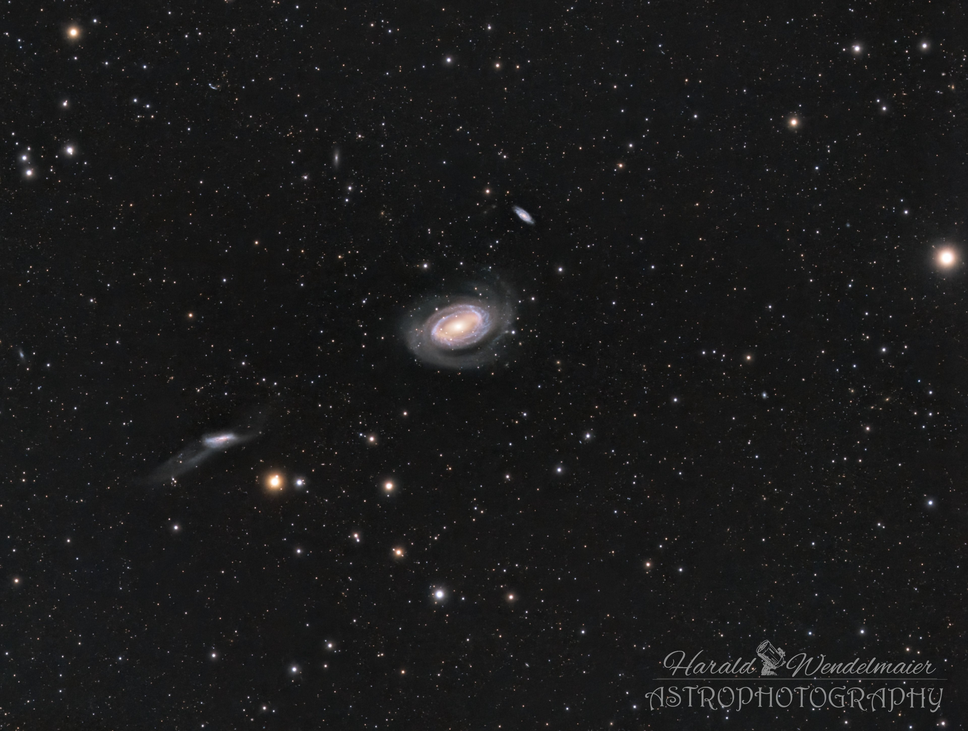 NGC_4725-