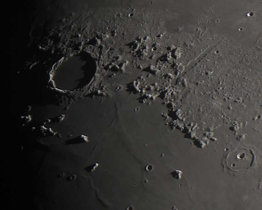 Plato und  Alpental mit (so gerade noch) Rille