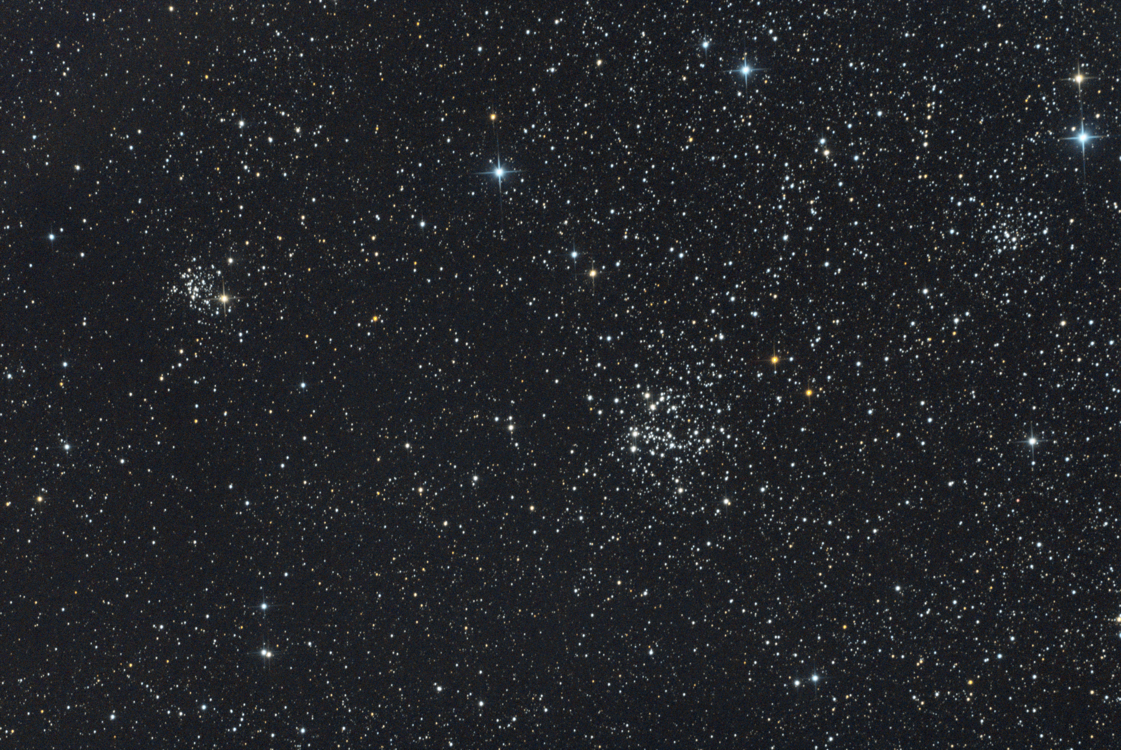 Rasenmäher-Haufen - NGC 663, NGC 654, NCG 659