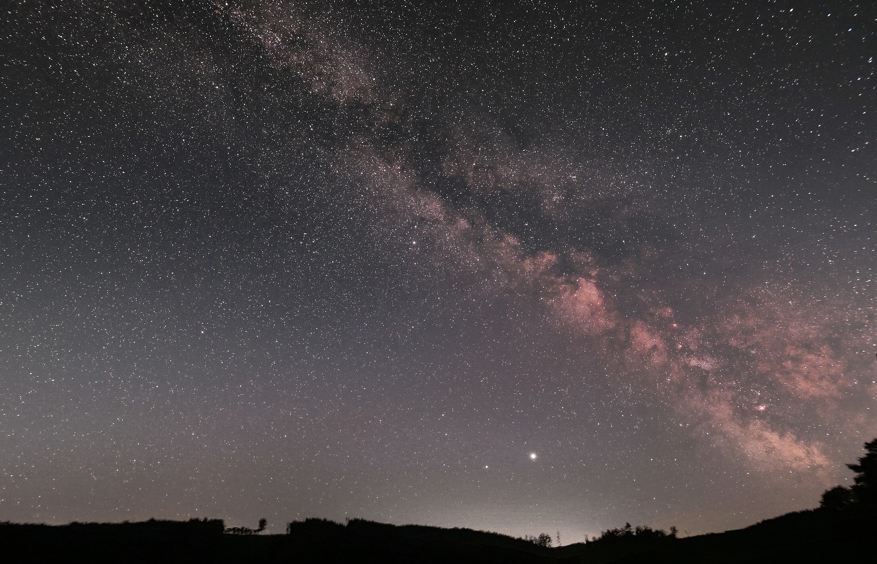 Saturn Und Jupiter Unterhalb Der Milchstraße Astronomiede Der Treffpunkt Für Astronomie