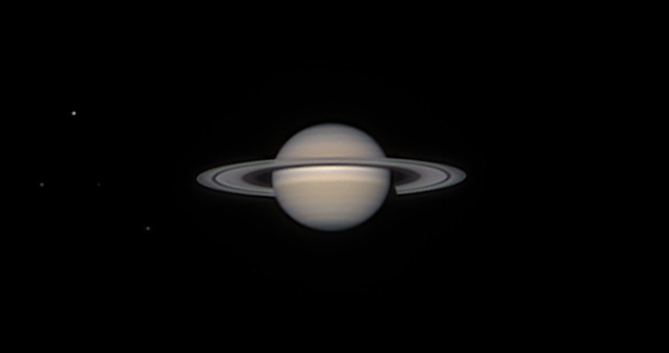 Saturn_230826_021642 mit 4 Monden