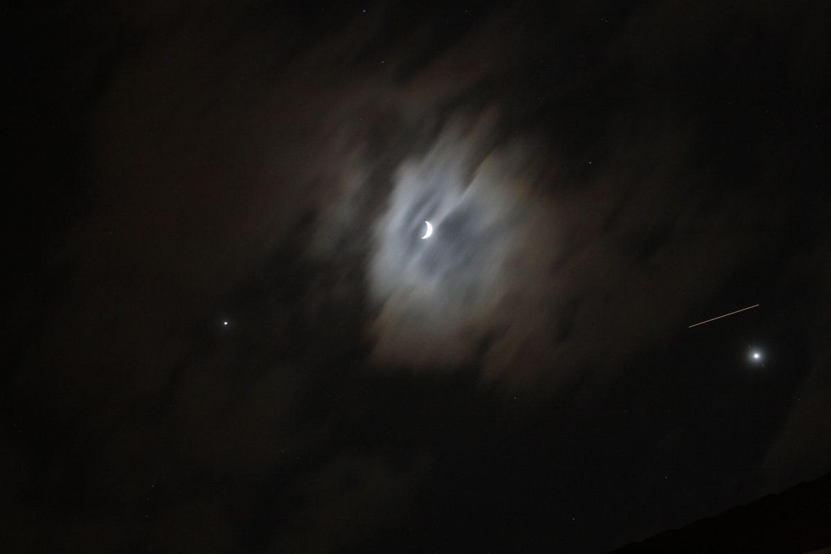 Sky Show Venus Moon Jupiter ISS 26_02_2012.jpg