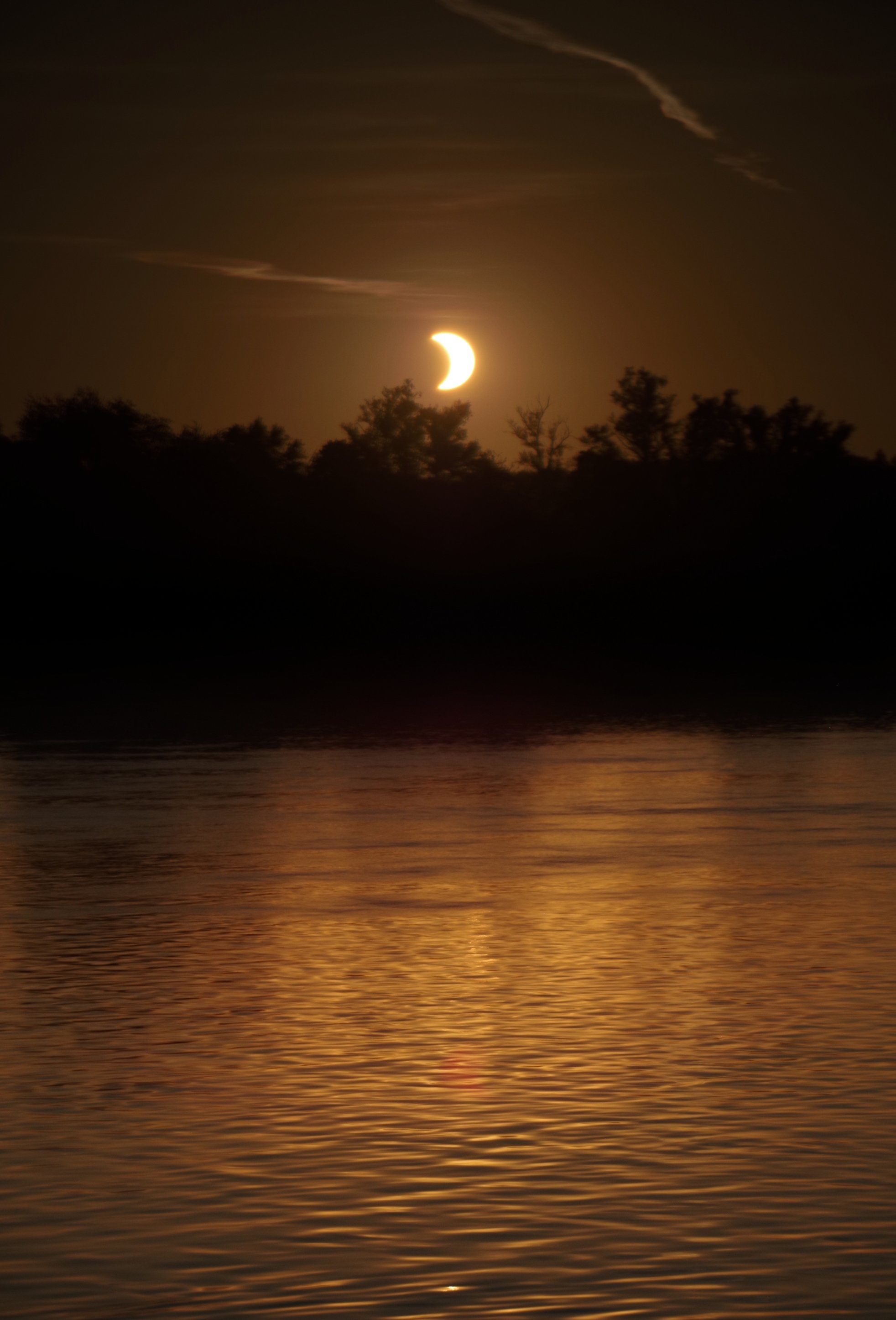 Sonnenfinsternis am Rhein