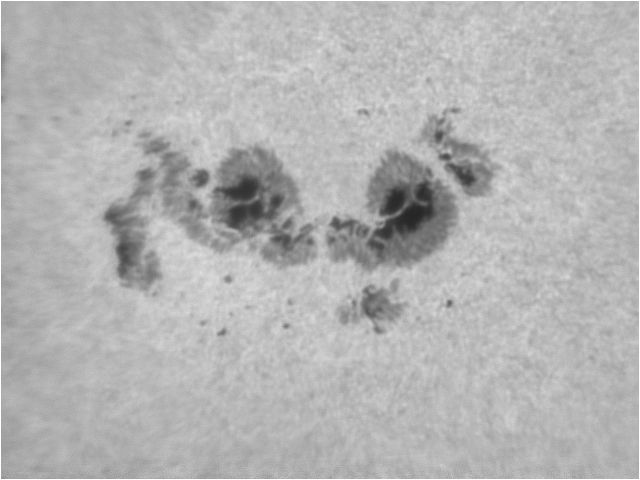 Sonnenfleck 1654 am 12_1_2013 12_51 Bild 2.jpg