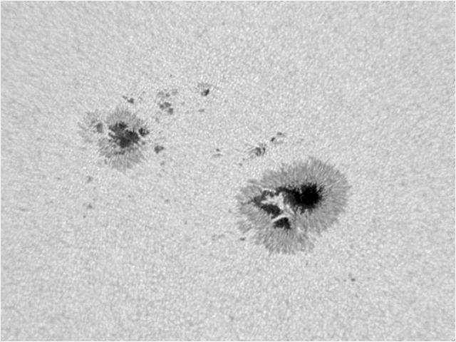 Sonnenfleck 1734  4_5_2013.jpg