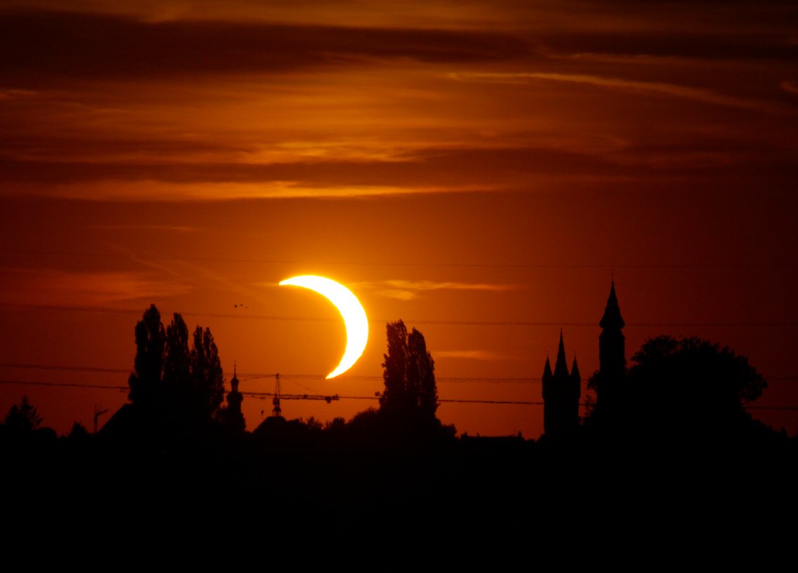 Sonnensichel-Untergang - SoFi 2026