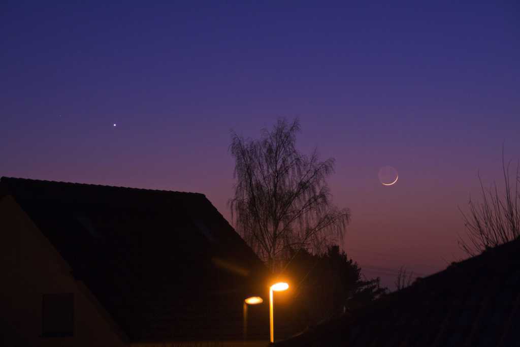 Trio aus Mondsichel, Venus und Merkur