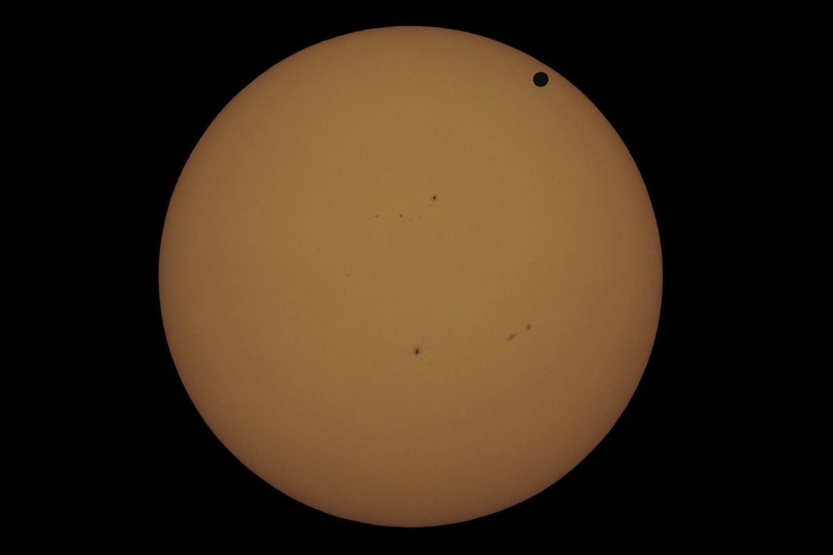 Venustransit total.jpg