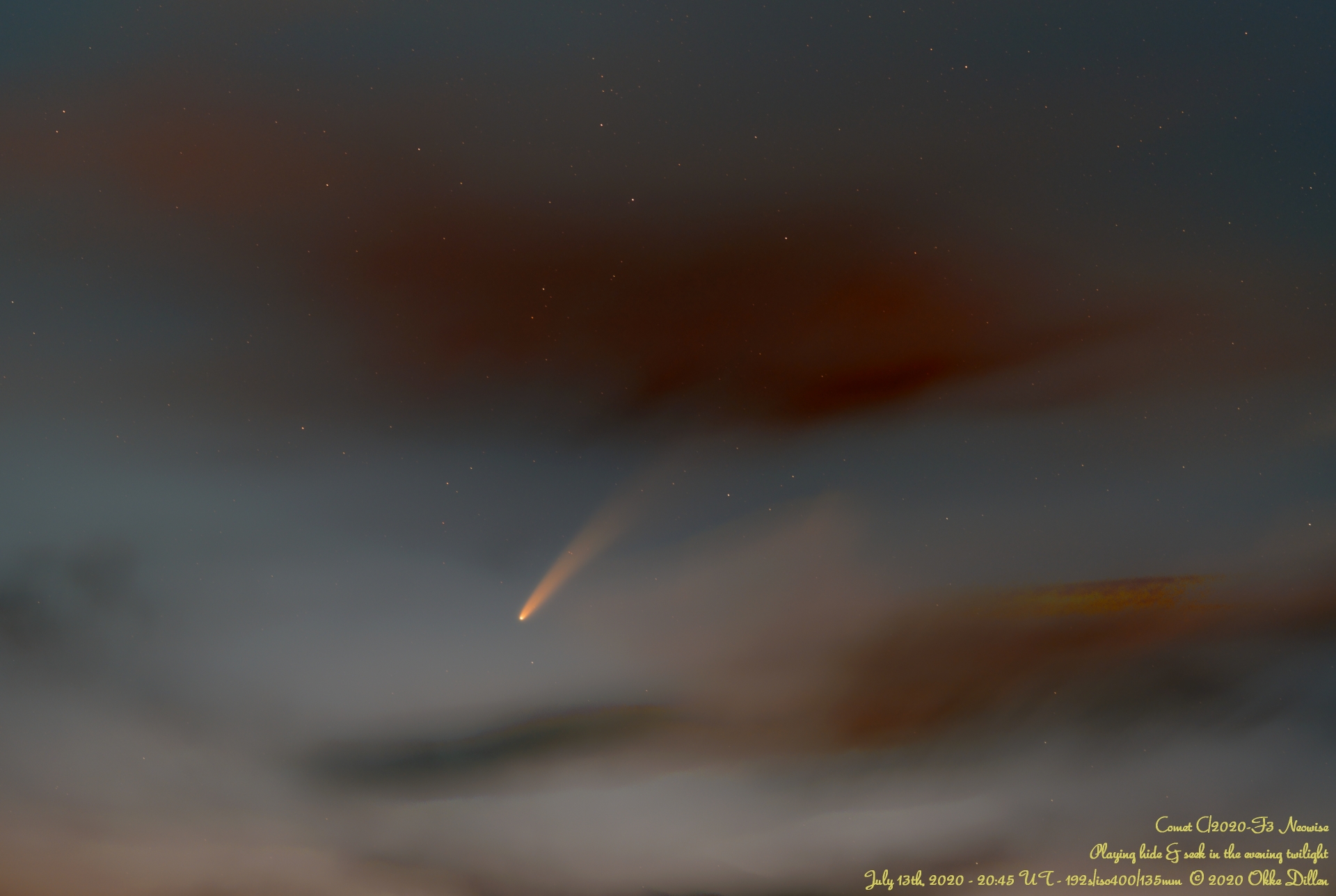 Versteckspiel mit Neo zwischen unwirklichen Wolken (Q)