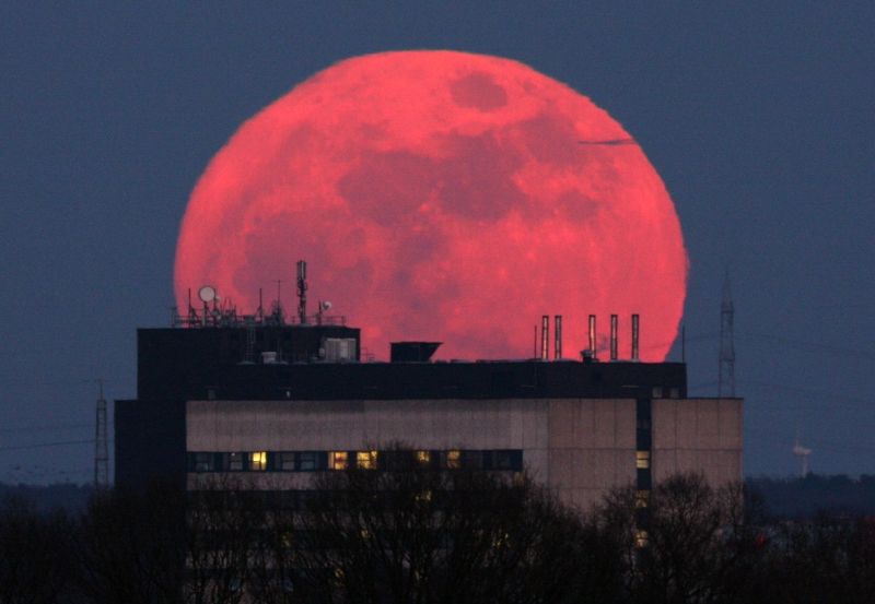 Vollmond_Aufgang_19_3_2011_Bild_1_klein.jpg